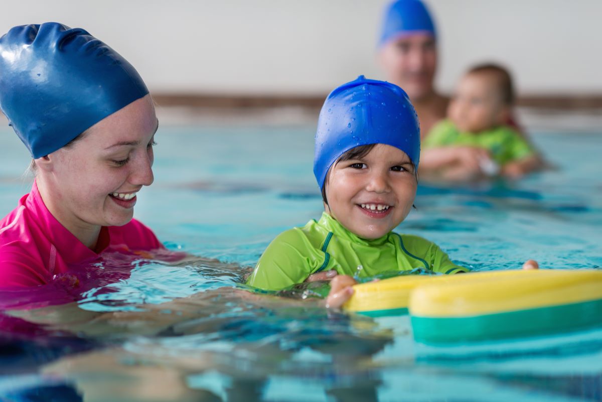 Schwimmen lernen im Rems-Murr-Kreis – Wann und wo am besten?